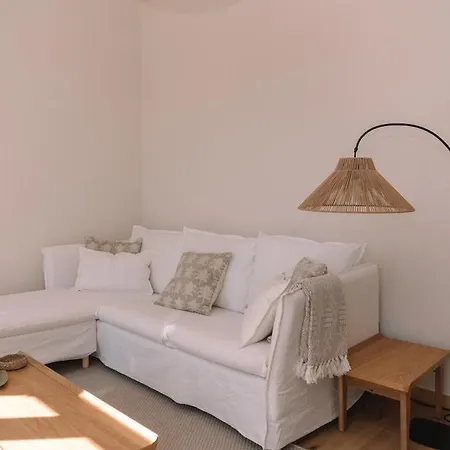 Elegancia Luz Y Calidez - Apto 4 By *