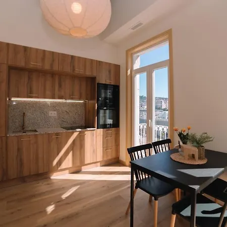 Elegancia Luz Y Calidez - Apto 4 By