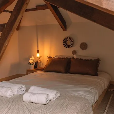 Elegancia Luz Y Calidez - Apto 4 By * Vigo