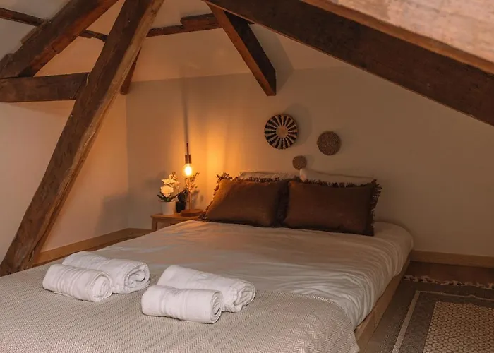 Elegancia Luz Y Calidez - Apto 4 By * Βίγκο